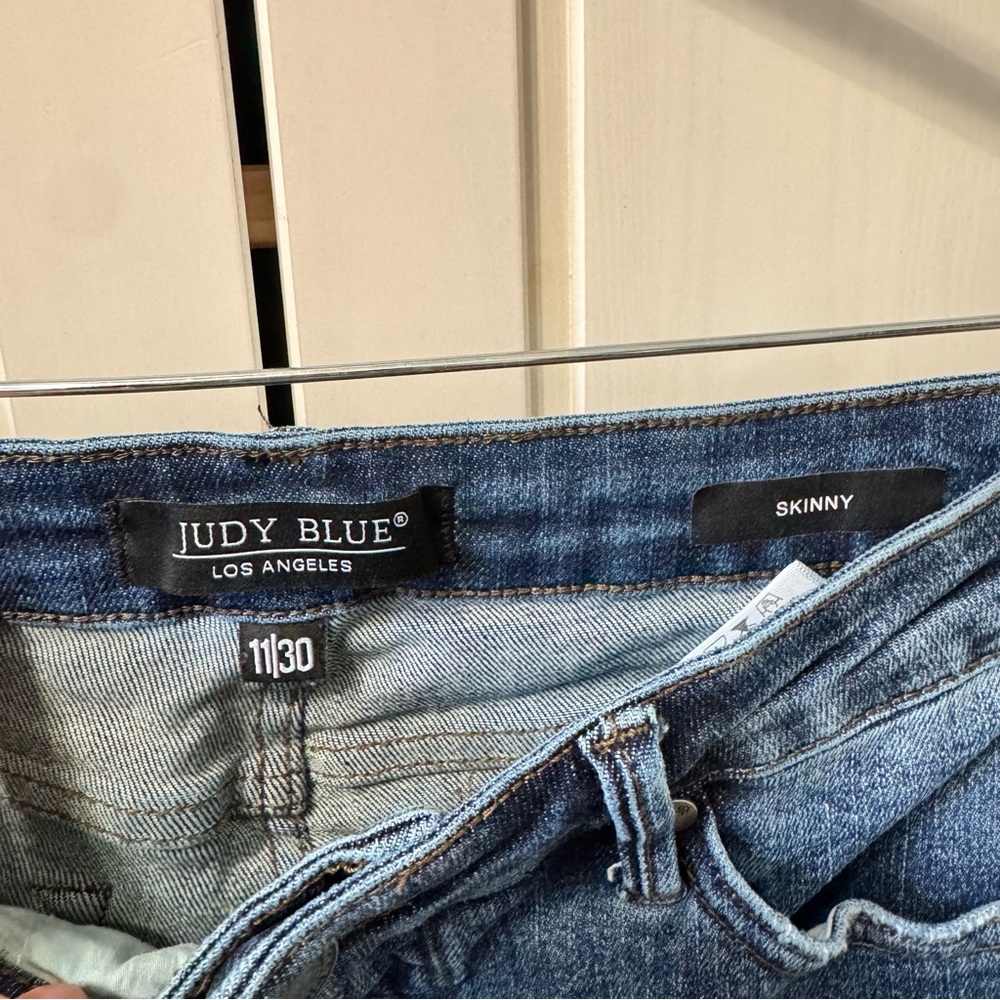 Judy Blue women's distressed skinny stretch denim jeans 11/30 - Picture 3 of 8